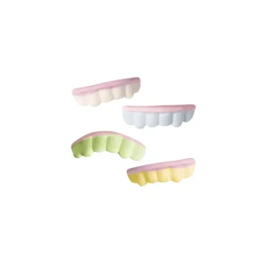 Gominolas bicolor con forma de dentadura, con una base de espuma blanca y una parte superior brillante de color rosa sin pica