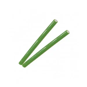 Barritas de regaliz de color verde vibrante sabor manzana con un tierno relleno dulce de color blanco en el interior