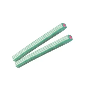 Barritas de regaliz con un patrón de rayas de color verde y blanco, sabor sandía y con un tierno relleno dulce