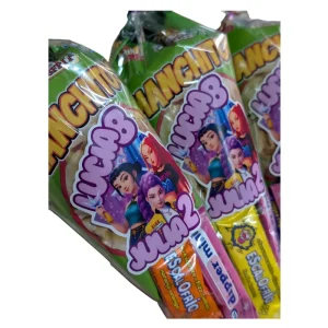 Conos de chuches personalizados con pegatinas de personajes animados. Incluye golosinas variadas y snacks para cumpleaños infantiles.