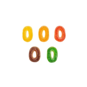 Gominolas con forma de aros y anillos en combinaciones de colores vibrantes cubiertas de azúcar dulce.