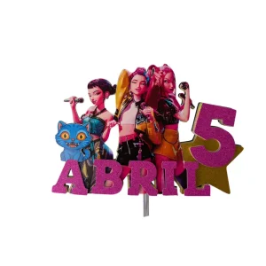 Cake Topper personalizado de temática K-pop y guerreras musicales.